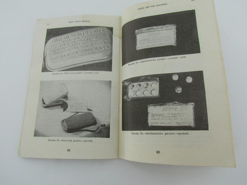 US WWII First Aid for Soldiers FM 21-11