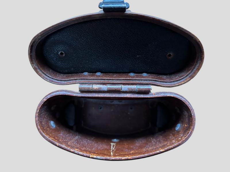 WH (Heer) Baklite 6x30 Binoculars Case