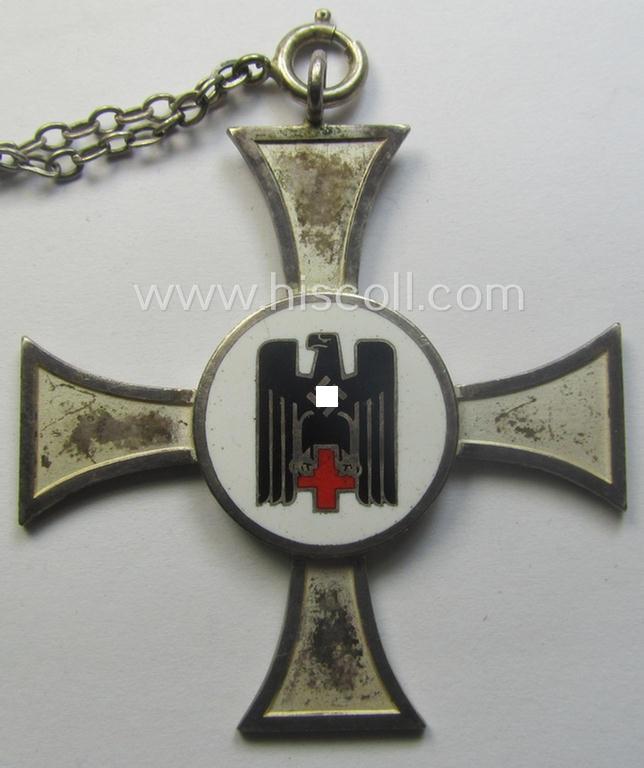 Complete - nicely enamelled and actually fairly scarcely found! - so-called: 'DRK-Schwesternkreuz des 2. Modell' that comes mounted onto its (full length) chain (ie. 'Kettchen' as issued and/or stored for decades