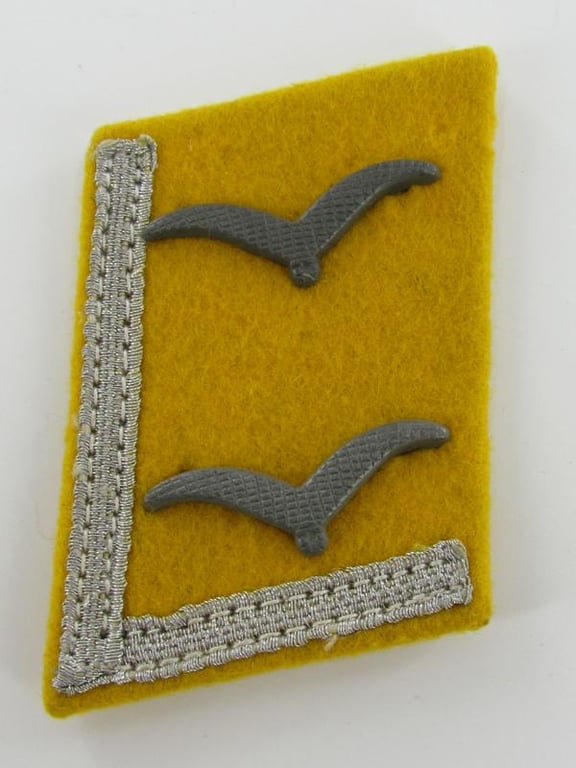 Luftwaffe collar tabs for a Unterfeldwebel