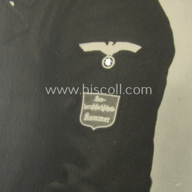Superb - and with certainty rarely encountered! - Marine-HJ (ie. 'Marine-Hitlerjugend') arm-badge (aka: 'Ärmelabzeichen') depicting the embroidered text: 'Seeberufsfachschule Kammer' and that comes with a photo of the bearer