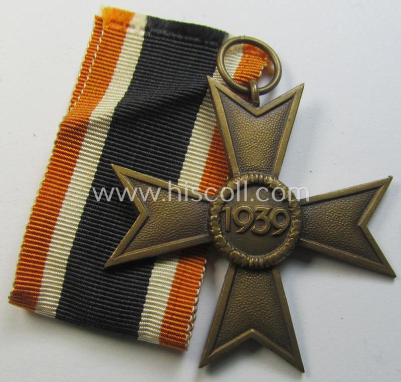 Medal-set: 'KvK II. Klasse ohne Schwertern' being a (typical) non-maker-marked- (and 'Buntmetall'-based) specimen that came mounted onto its original, minimally confectioned' ribbon (ie. 'Bandabschnitt')