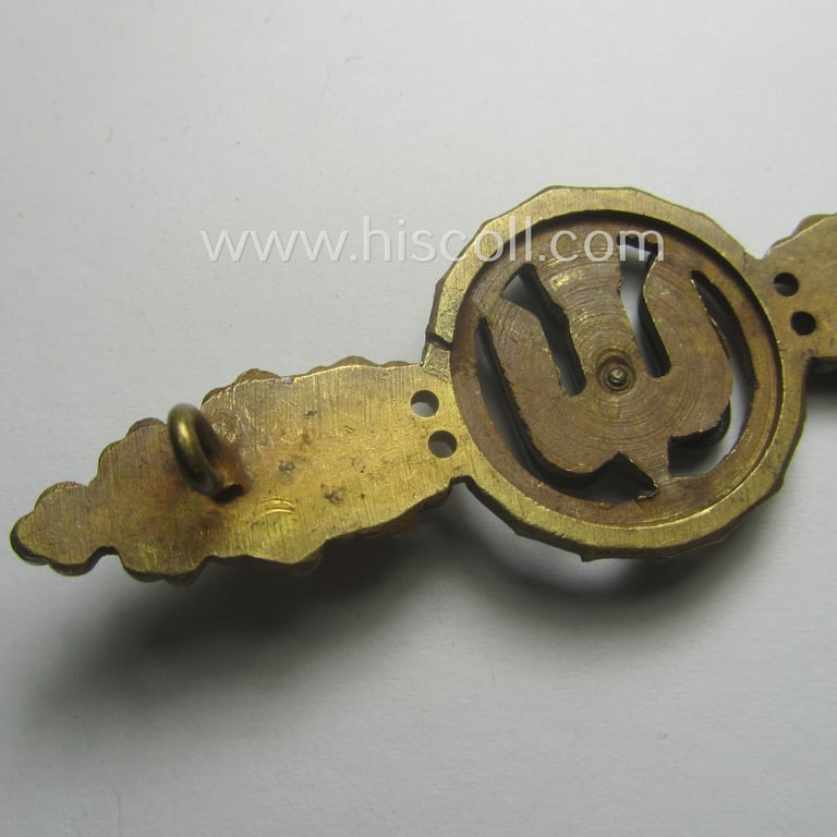 Tombak- (ie. 'Buntmetall'-) based- and/or (typical) non-maker-marked example of a WH (Luftwaffe) 'Frontflugspange für Kampfflieger in Bronze' as presumably produced by the: 'C.E. Juncker'-company