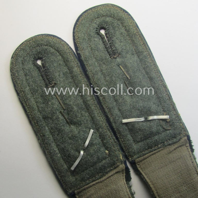 Pair of WH (Heeres), early-war period, 'M36- o. M40'-pattern (rounded-style and 'cyphered'!) NCO-type shoulderstraps as was intended for - and used by! - a: 'Feldwebel einer Sanitäts-Abtlgs.'