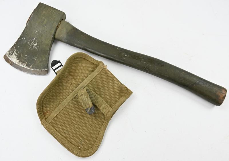 US WW2 M-1910 Intrenching Axe & Carrier
