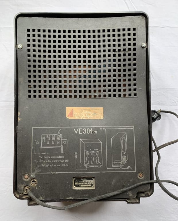 German WW2 Bakelite Radio 'Volksempfanger VE301'