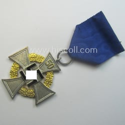 Minimally worn 'Treuedienst Ehrenzeichen' being of the so-called:...