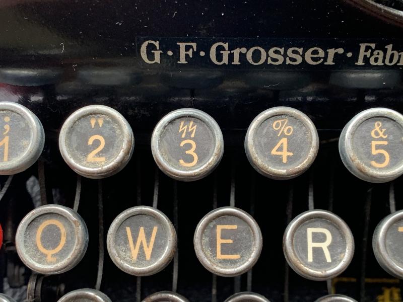 Waffen-SS Portable Typewriter -GROMA-