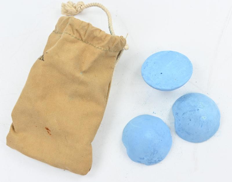 US WW2 Chalk Pouch with Content