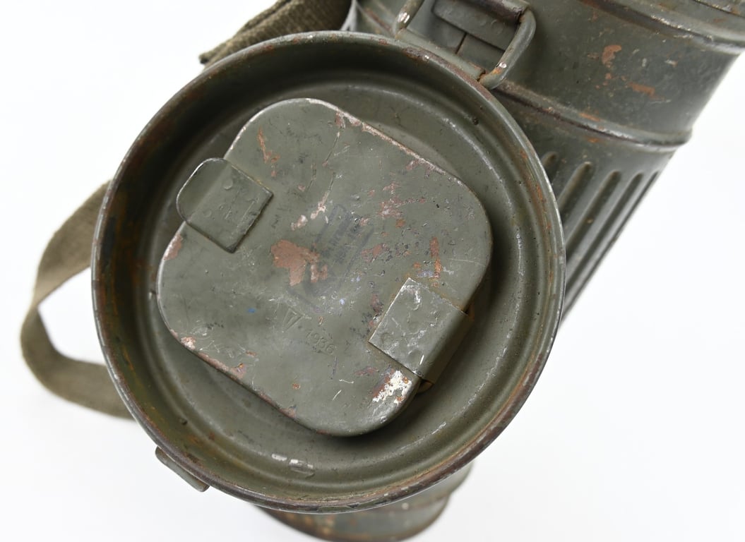 German LS Gasmask & Cannister