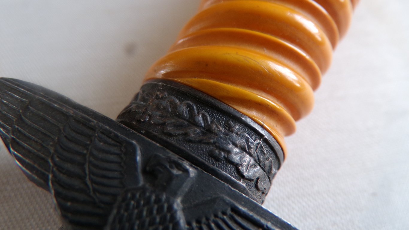 Heer Officer's Dress dagger Carl Eickhorn