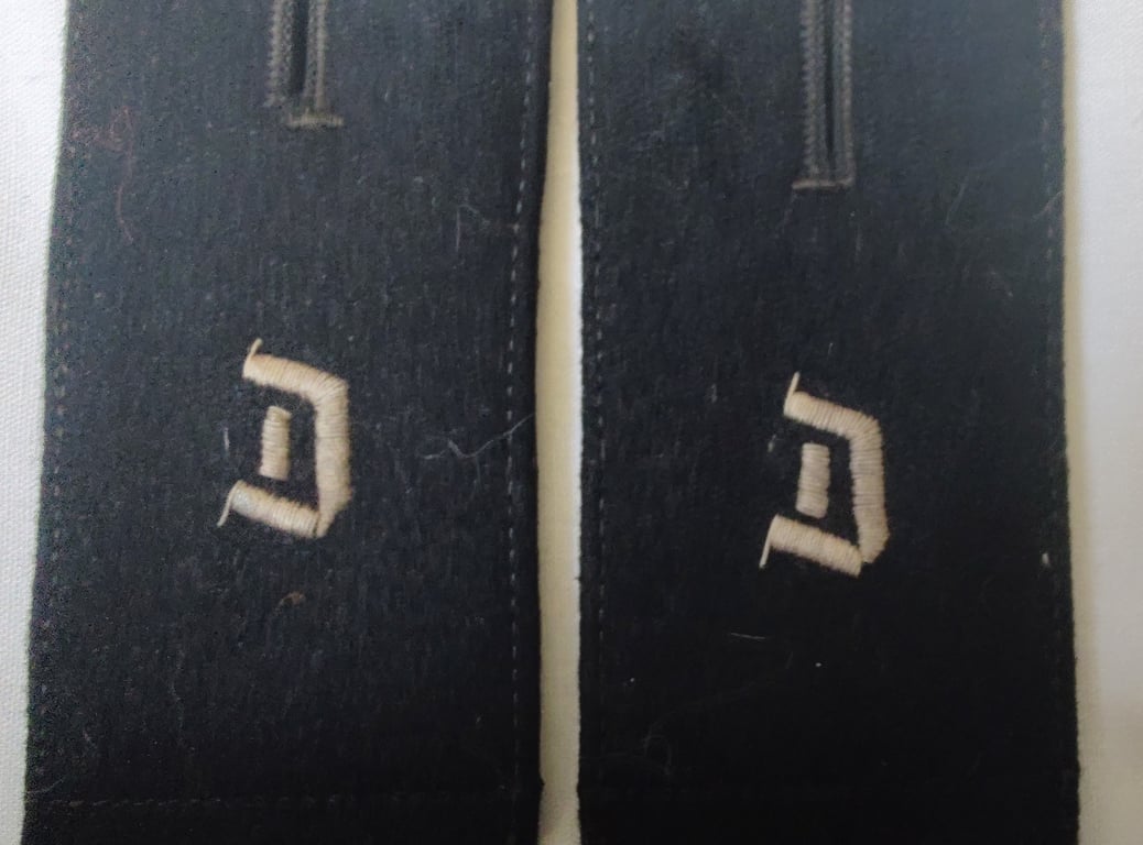 Reproduction SS-VT "Deutschland" pre war pointed sew in shoulder straps