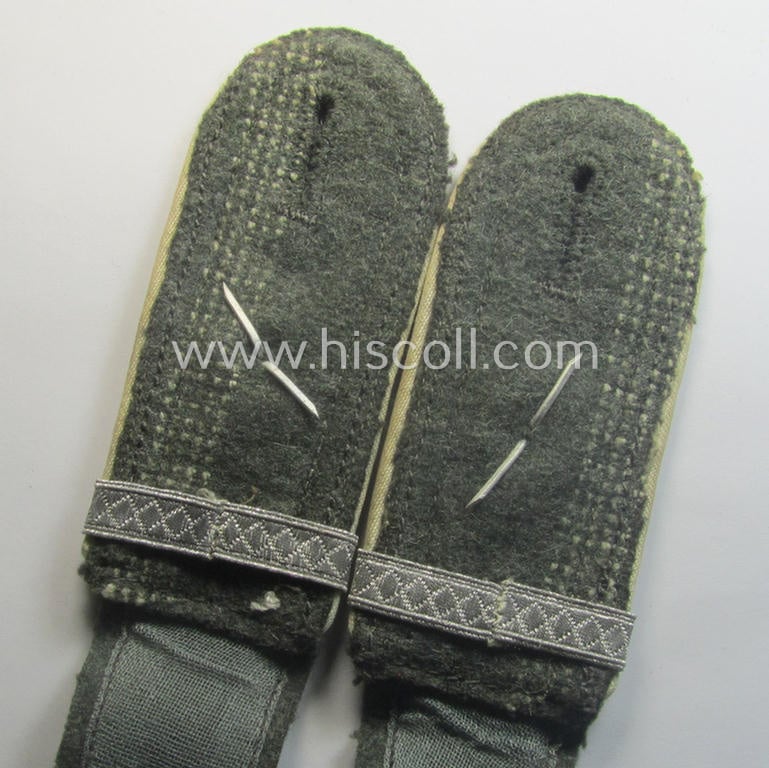 Pair of WH (Heeres) 'M41 o. M43'-pattern NCO-type shoulderstraps: 'Feldwebel eines Infanterie-Rgts.'