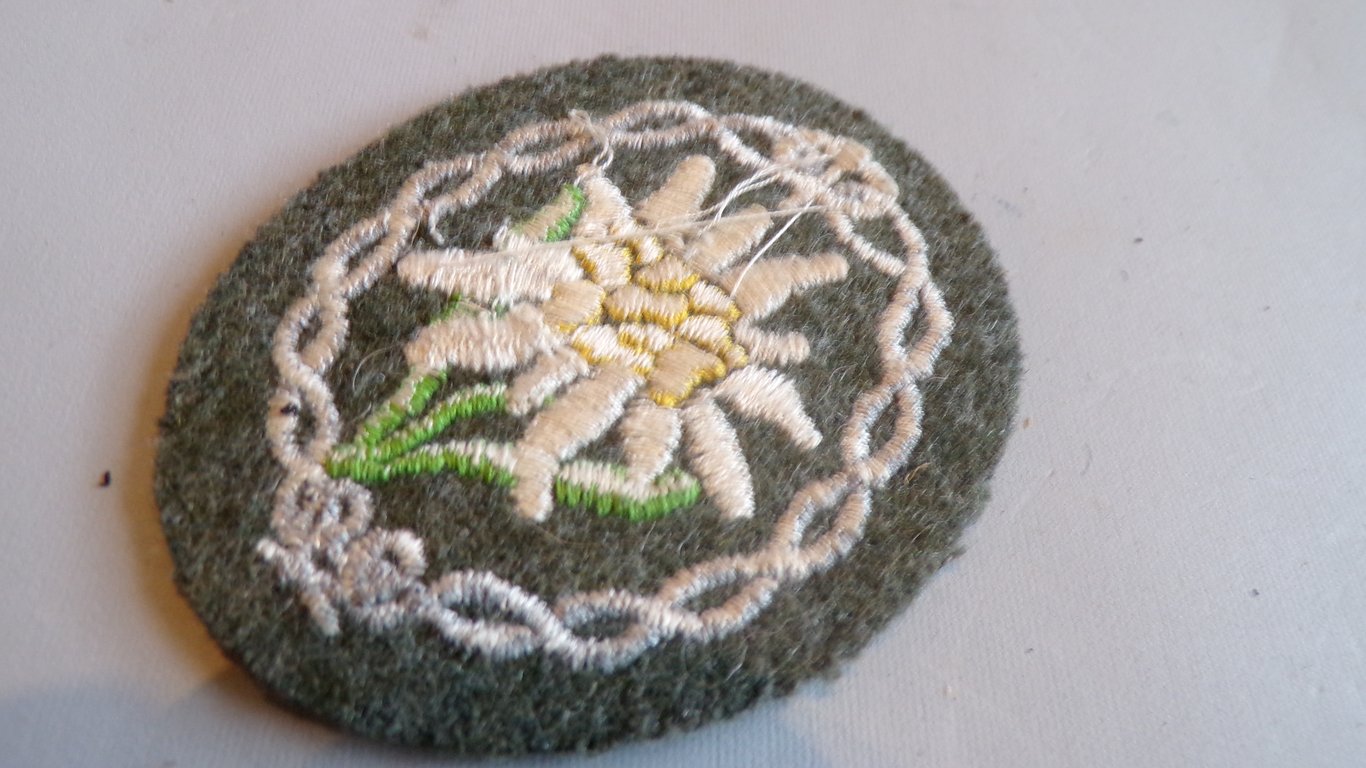 Gebirgsjäger Sleeve Insignia - Rare Windjacke Variant
