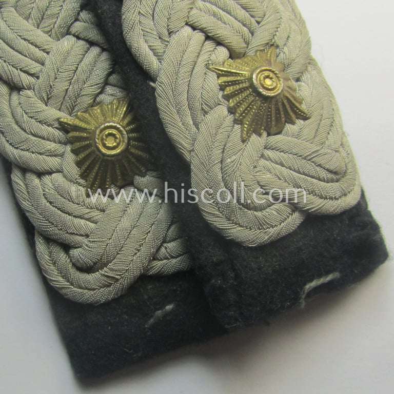 Pair of WH (Heeres) officers'-pattern shoulderboards as piped in the neat black- (ie. 'schwarzer'-) coloured branchcolour: 'Oberstleutnant u. Mitglied der Pionier-Trpn.'