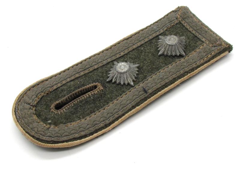 Single WH (Heer)  'Infanterie' Oberfeldwebel Shoulder-Strap