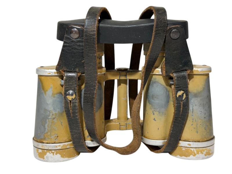 Wehrmacht D.F. 6x30 binoculars with bakelit case