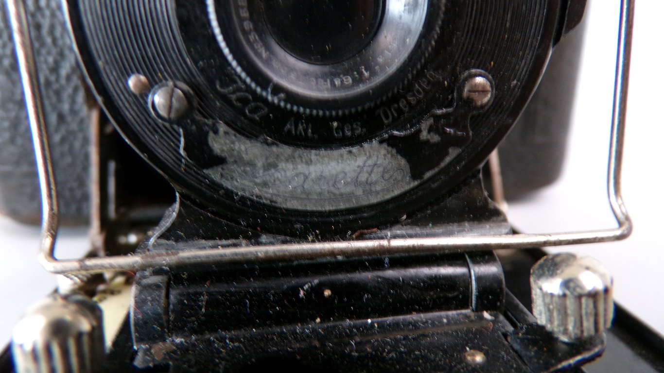 Ica "Icarette" folding camera