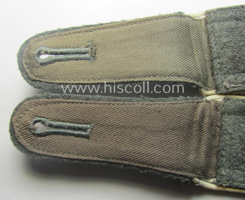 Pair of WH (Heeres), early- (ie. mid-) war-period- (ie. 'M40- o. M43'-) pattern NCO-type shoulderstraps as piped in the white-coloured branchcolour as was intended for an: 'Uffz. eines Infanterie-Rgts.'