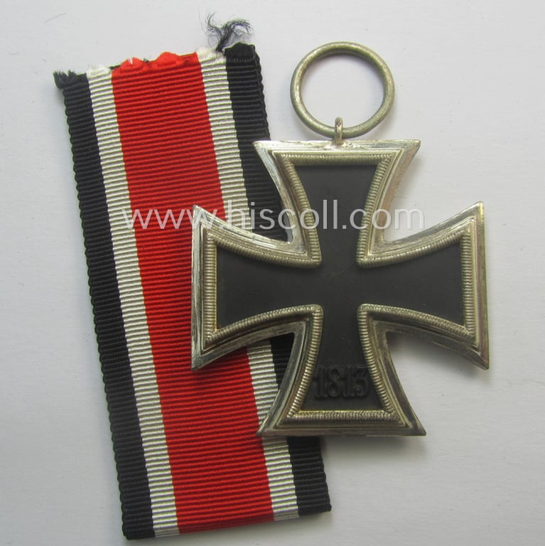 'Eisernes Kreuz II. Klasse' being a (typical) non-maker-marked example by a (by me) unidentified maker (ie. 'Hersteller')