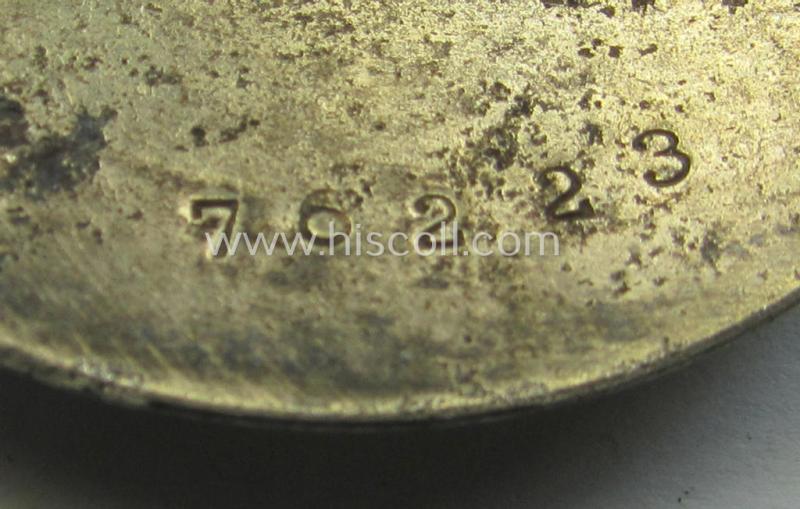 Attractive, 'Deutscher Frauenarbeitsdienst' (or: womens'-labour-service) so-called: 'Dienstbrosche' being a non-maker-marked example as was executed in silverish-toned metal and bearing a unique serial-number ('76223')