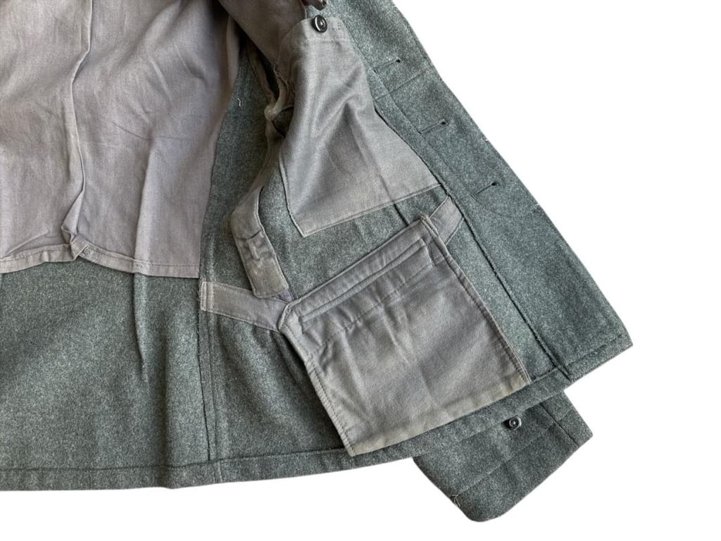 Luftwaffe Signals ( Nachrichten ) NCO Fliegerbluse with Afrika Cufftitle