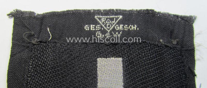 Attractive - and actually very scarcely encountered! - officers'-pattern, so-called: RAD (ie. 'Reichsarbeitsdienst') sleeve-badge (or: 'Dienststellenabzeichen') bearing the specialist-designation: 'M' (or: 'Hauptmeldebeambter')