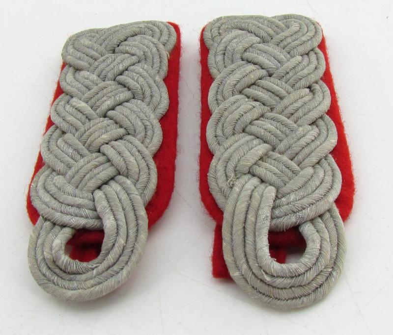 Wehrmacht Artillery Major shoulder boards