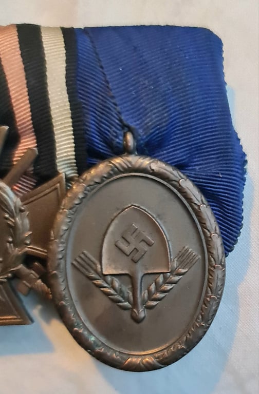 WW1- EK2 - RAD  3 piece Medal Bar