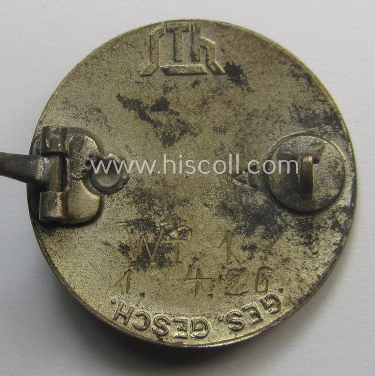 Enamelled lapel-pin: 'Der Stahlhelm' - Bund der Frontsoldaten (Sta) - Eintrittsabzeichen 1926' being a period-engraved example that comes in an overall very nicely preserved condition