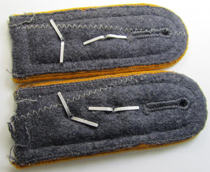 Attractive - and fully matching! - pair of mid- (ie. later-) war-period, WH (Luftwaffe) NCO-type shoulderstraps as was intended for usage by an: 'Oberfeldwebel der Flieger o. Fallschirm-Truppen'