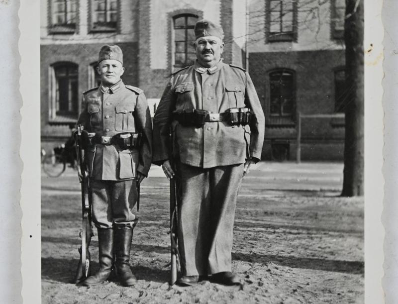 German WH Picture 'Laurel & Hardy'