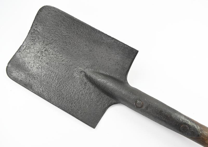 German WH Shovel