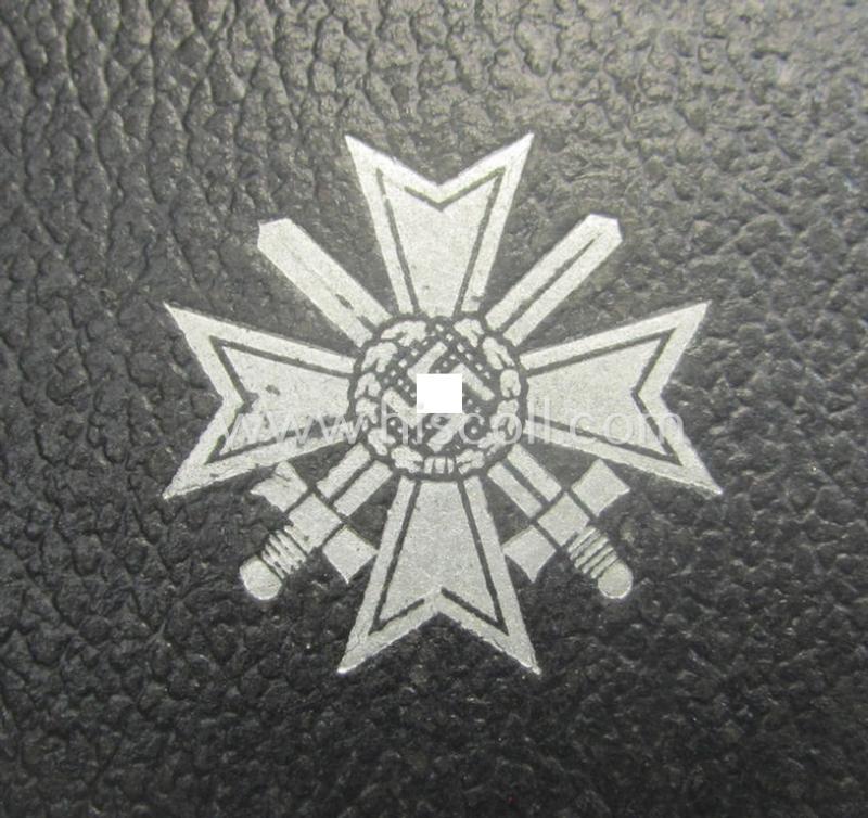 'Luxuriously'-styled - albeit empty! - etui being a maker- (ie. 'Kerbach & Oesterhelt'-) marked example as was specifically intended to store a: 'KvK 1. Kl. mit Schwertern'