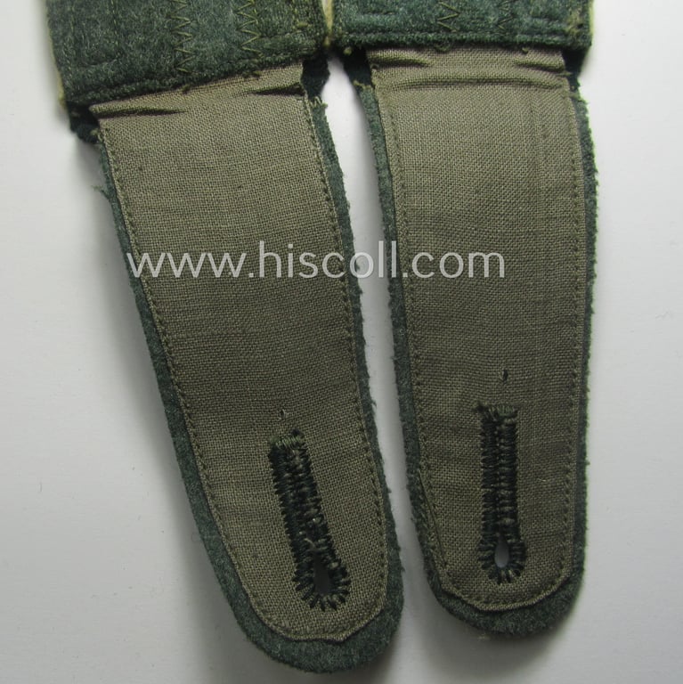 Attractive - and fully matching! - pair of WH (Heeres), pre- ie. early-war period- (ie. 'M40'-pattern, rounded-styled) typical 'standard-issued' NCO-type shoulderstraps as intended for an: 'Unteroffizier der Infanterie-Trpn.'