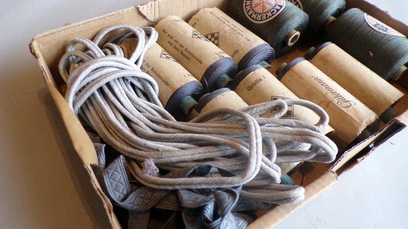 German Field-Gray Uniform Sewing Thread Spool