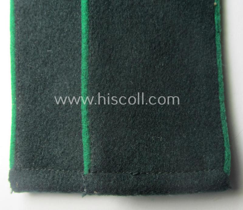 Pair of early- (ie. mid-) war-period so-called: 'M40'-pattern, WH (Heeres) EM-type shoulderstraps as piped in the 'grüner'-coloured branchcolour as intended for a: 'Soldat eines eines Jäger- o. Gebirgsjäger-Rgts.'