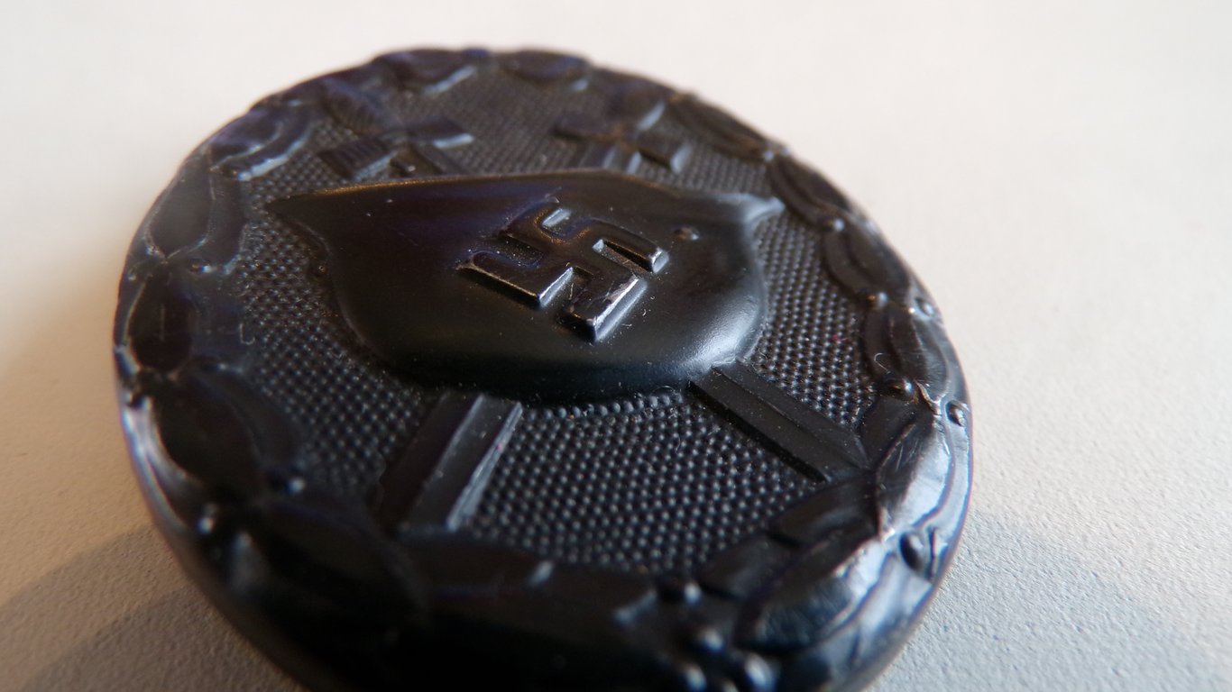 Verwundeten abzeichen (wound badge)