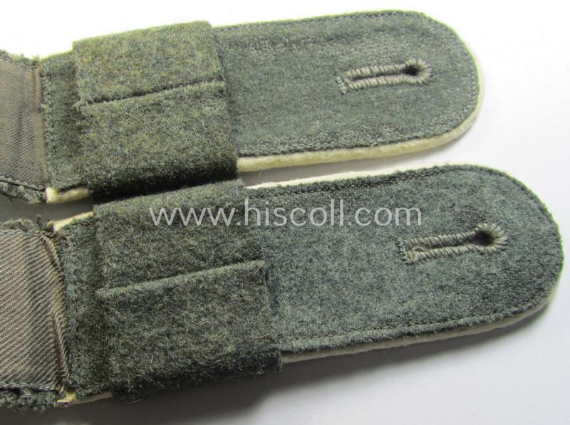 Attractive - and fully matching! - pair of mid-war-period so-called: 'M40 o. M43'-pattern, WH (Heeres) EM-type shoulderstraps that comes with its accompanying 'Überschube'-pair as intended for a: 'Soldat des Landesschützen-Bataillon 881'