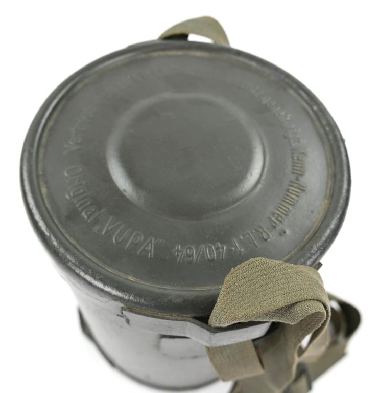 German Luftschutz Gasmask & Tornister VUPA