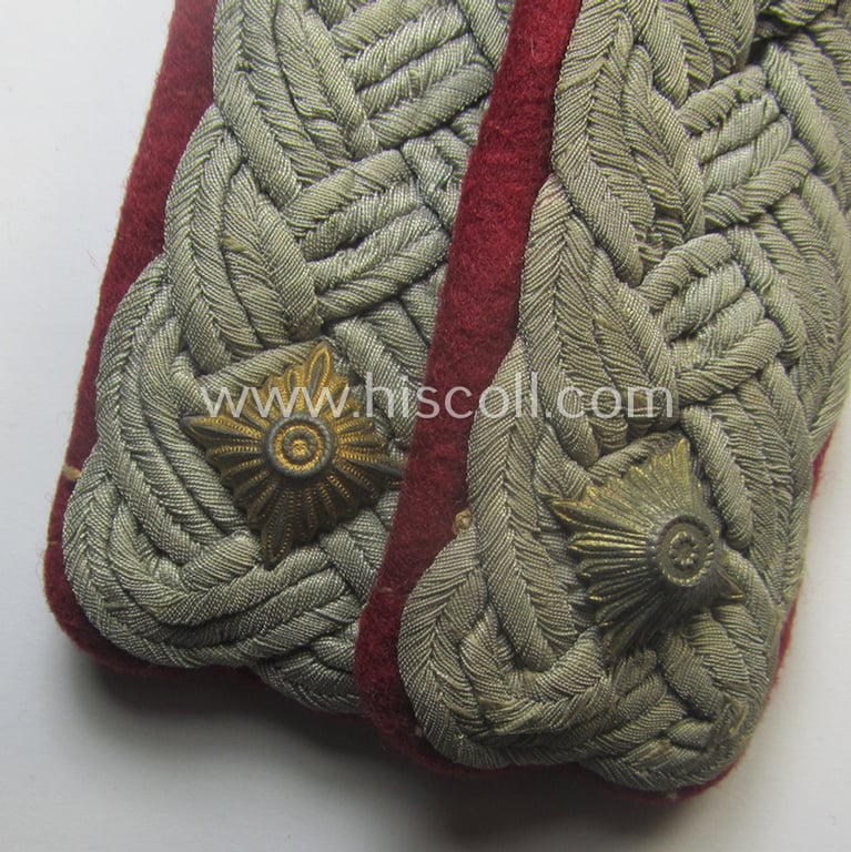 Pair of WH (Heeres) officers'-pattern shoulderboards as piped in the neat darker-purple-red- (ie. 'bordeaux-roter'-) coloured branchcolour: 'Oberstleutnant u. Mitglied der (Nebel)Werfer-Trpn.'