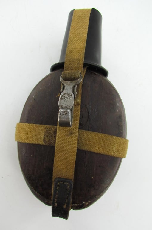 Wehrmacht  'Coconut' M31 Canteen and Cup 'H.R.E.43'