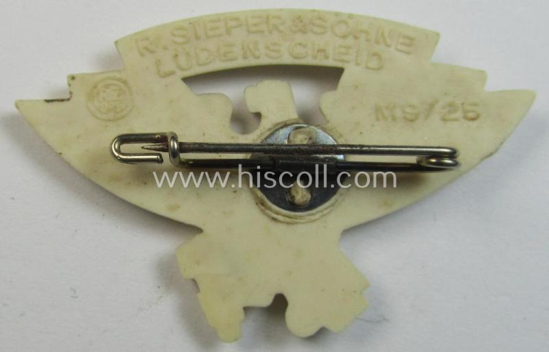 Commemorative, beige-white-coloured 'HJ'-related 'tinnie' being a maker- (ie. 'R. Sieper & Söhne'- and/or: 'RzM M9/25'-) marked example depicting an: 'HJ'-eagle-device surrounded by the text: 'Gebietsaufmarsch - Gebiet Westf. 9'