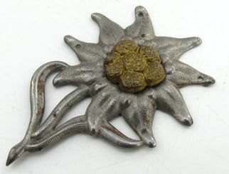 Wehrmacht Mountain Troops "Edelweiss" Cap badge