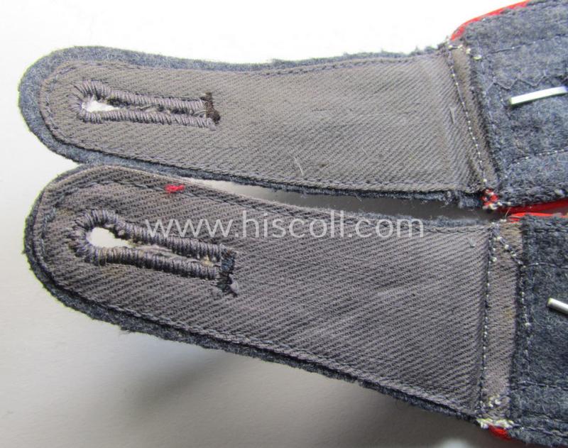 Attractive - and/or fully matching! - pair of WH (Luftwaffe) NCO-type shoulderstraps as was intended for usage by a: 'Wachtmeister o. Feldwebel eines Flakartillerie-Regiments o. Abteilungs'