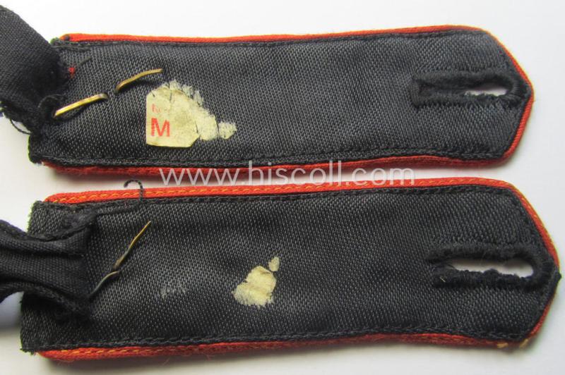 Attractive - fully matching albeit clearly used! - bright-red-piped, so-called: 'Allgemeine-HJ' shoulderstrap-pair for a: 'HJ-Kameradschaftsführer' who was attached to the: 'Bann 445' (445 = 'Bann Hoya')