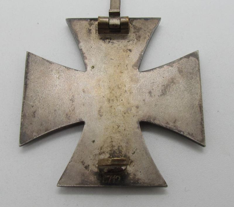 Iron cross 1st class ( EK1 )  "L/19" Brass Core in Case