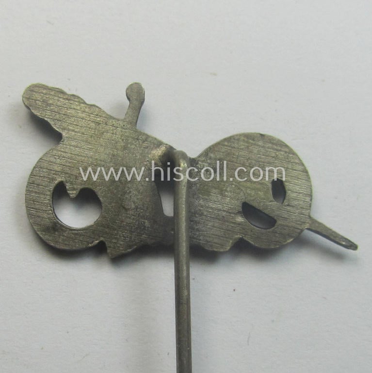 Attractive - and rarely seen! - silverish-toned- and 'Buntmetall'-based! - Dutch facist-party-related membership-badge (or in Dutch: 'Ledendraagteken') for members serving within the: 'Zwart ie. Nationaal Front'