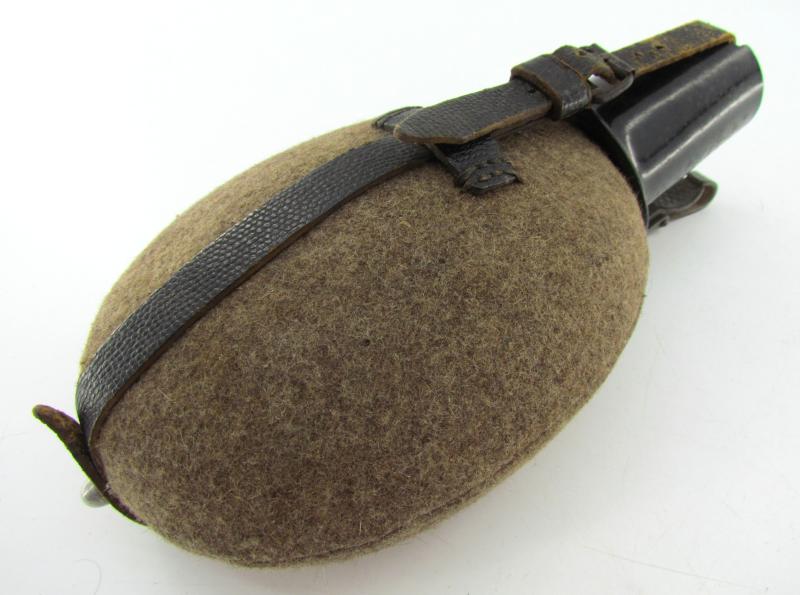 Wehrmacht M31 Canteen by S.K.N.38