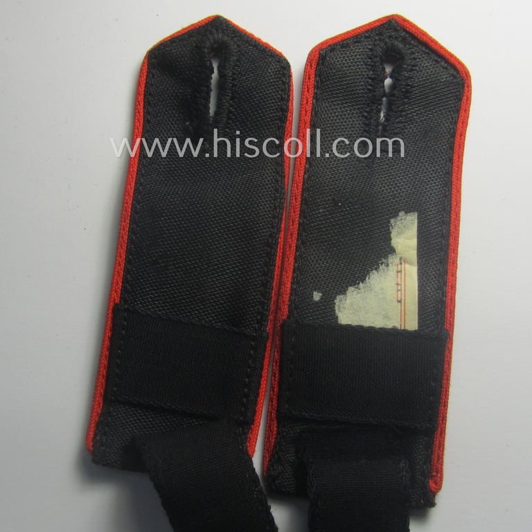 Superb - fully matching and rarely found! - bright-red-piped and neatly 'cyphered': 'Allgemeine' HJ ('Hitlerjugend') shoulderstraps as was intended for - and worn by! - a: 'Hitlerjunge' serving within the: 'RFS' (or: 'Reichsfinanzschule')